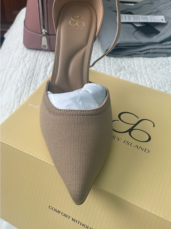 Cozy island Shoes - Cozy island nude pump 7.5 NWT $100 new